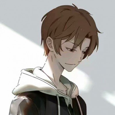 竹笋把衣服顶起来了